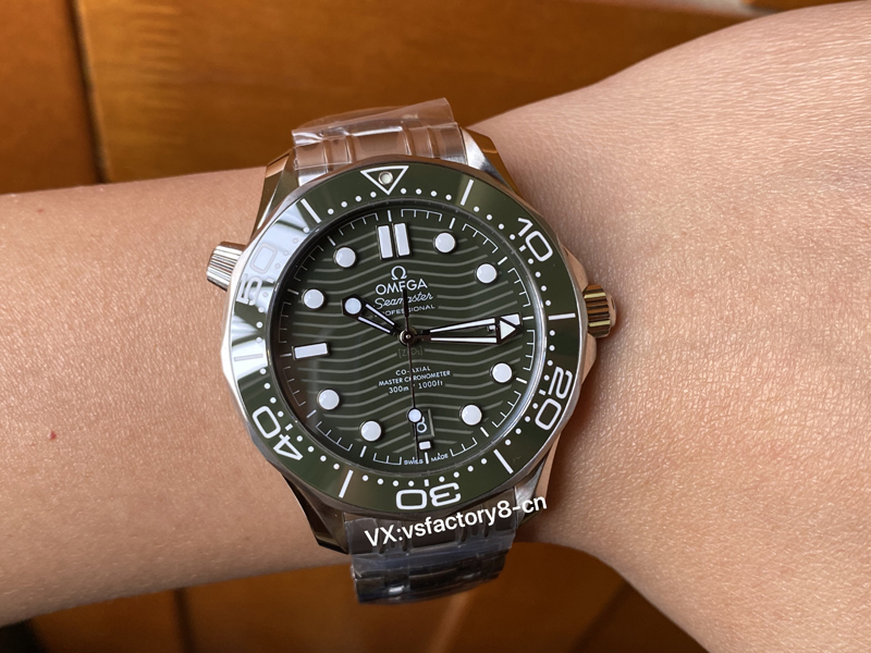 VS廠歐米茄綠面海馬300米8800機(jī)復(fù)刻版值不值得入手