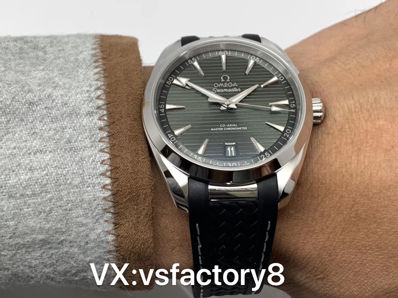 VS廠歐米茄柚木綠海馬150米復(fù)刻版會看出色差嗎