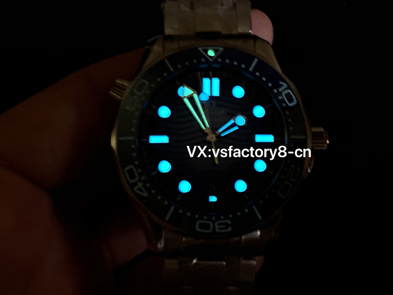 歐米茄漸變冰藍(lán)面海馬300米復(fù)刻表品質(zhì)工藝還原的怎么樣