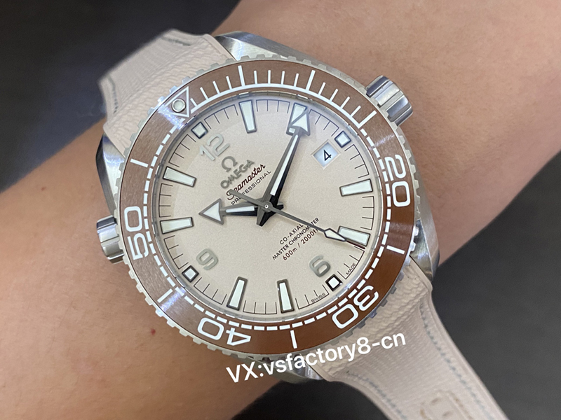 VS廠歐米茄沙丘色海馬600米海洋宇宙復(fù)刻版值不值得入手