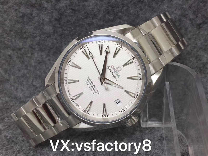 海馬150米柚木垂直白盤復(fù)刻表8500機(jī)外觀還原會一眼破綻嗎