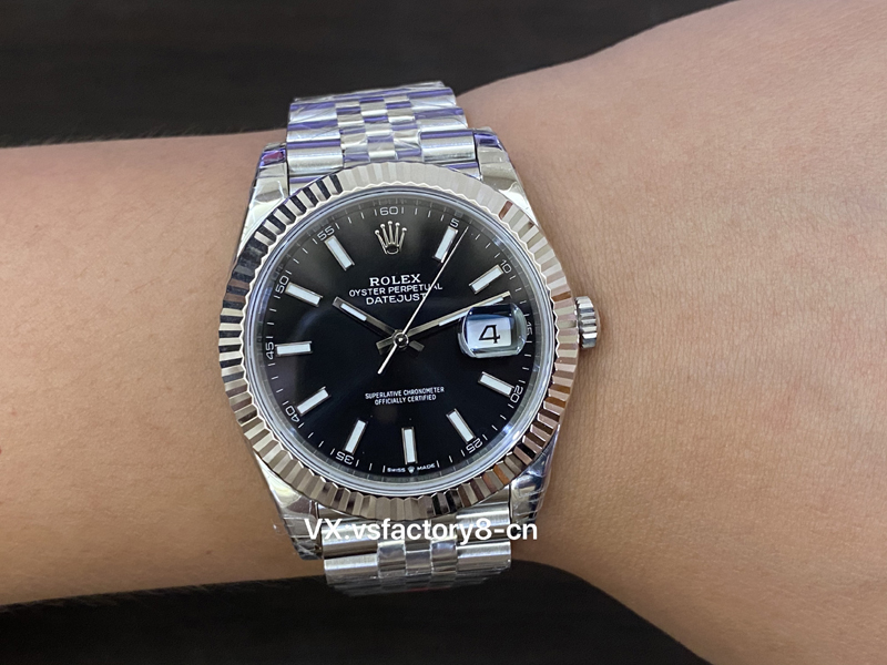 VS廠勞力士41m黑盤日志復刻表丹東3235機芯細節(jié)做工復刻的怎么樣