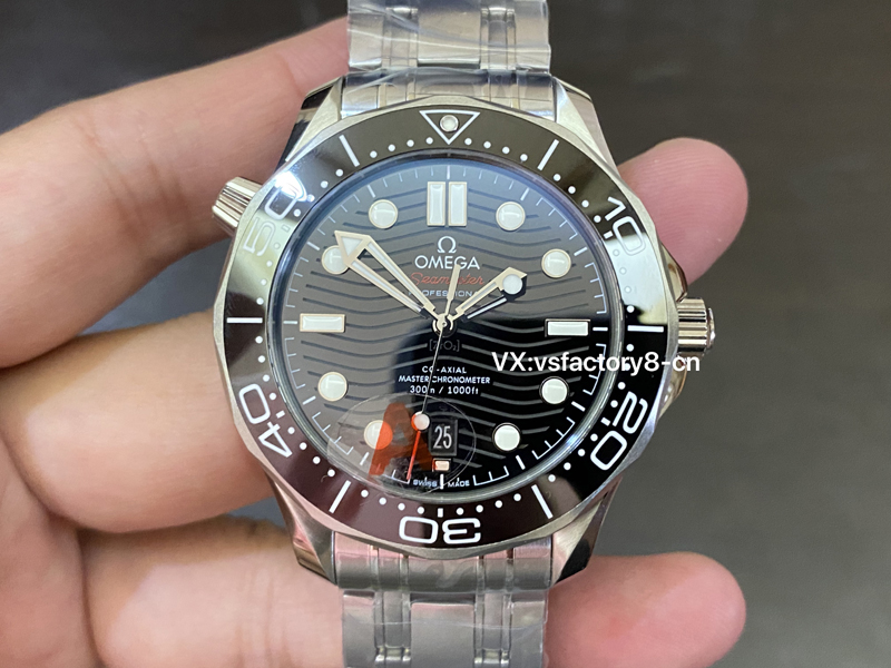 VS廠歐米茄波浪紋黑盤海馬300米丹東8800一體機芯V4版本復刻表外觀細節(jié)復刻是最高版本嗎