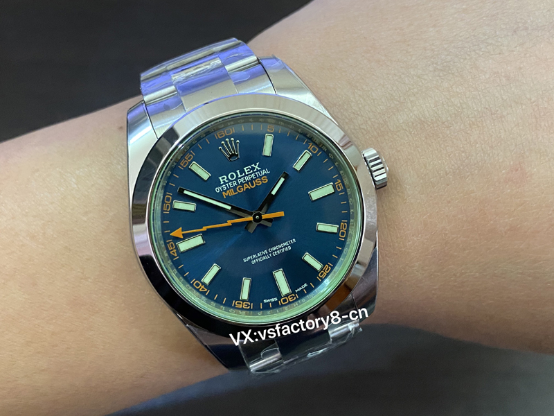 勞力士綠玻璃藍(lán)面格磁型復(fù)刻表丹東3131機(jī)外觀細(xì)節(jié)做工還原解讀