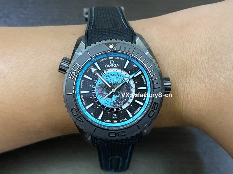 歐米茄綠松石世界時(shí)全陶瓷海馬600米丹東8938一體機(jī)細(xì)節(jié)做工品質(zhì)怎么樣