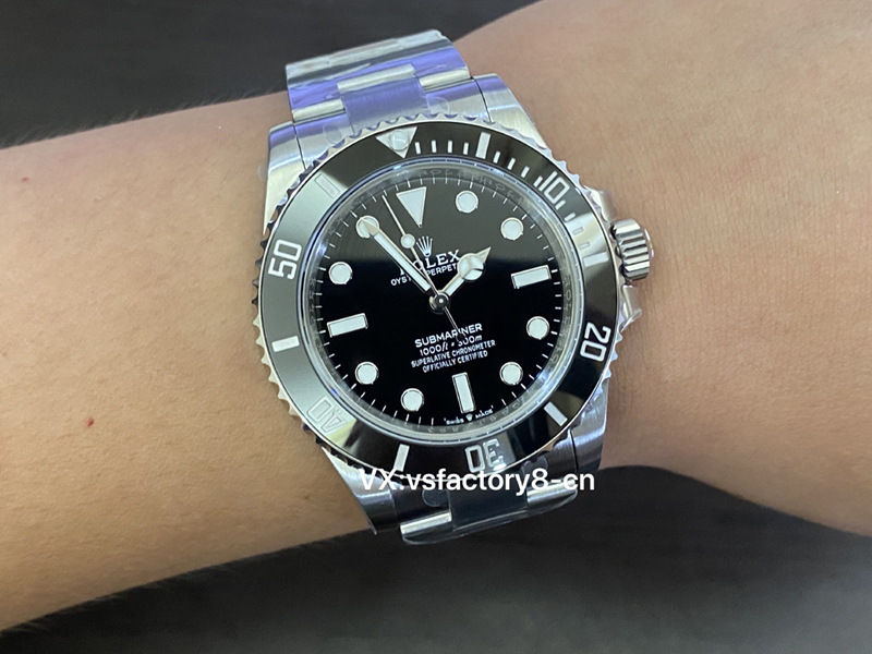 勞力士無(wú)歷黑水鬼丹東3230機(jī)復(fù)刻表外觀細(xì)節(jié)做工是最高版本嗎